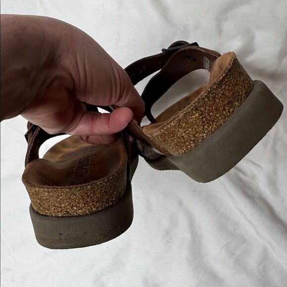 Mephisto Helen Sandals In Desert Buffalo. Size 35 (5). - Picture 10 of 10
